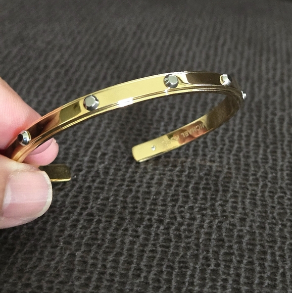Michael Kors "Heritage Astor" Thin Gold💛 Cuff With Silver🤍 Studs NWOT - Picture 8 of 16
